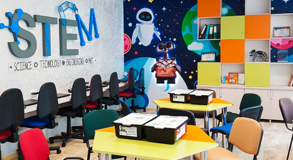 School STEM-centre in Belarus sponsored by Easybrain School STEM-centre in Belarus sponsored by Easybrain